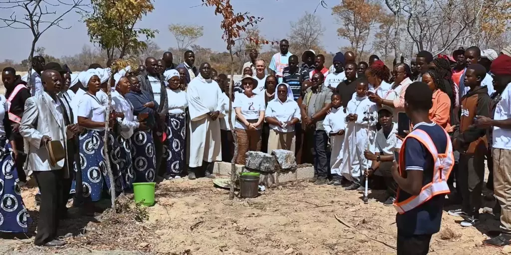 Gruppenfoto nach der Grundsteinlegung der Sekundarschule in Choma