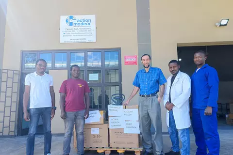 Handover of a donation of medicines to Malamulo Hospital in Malawi