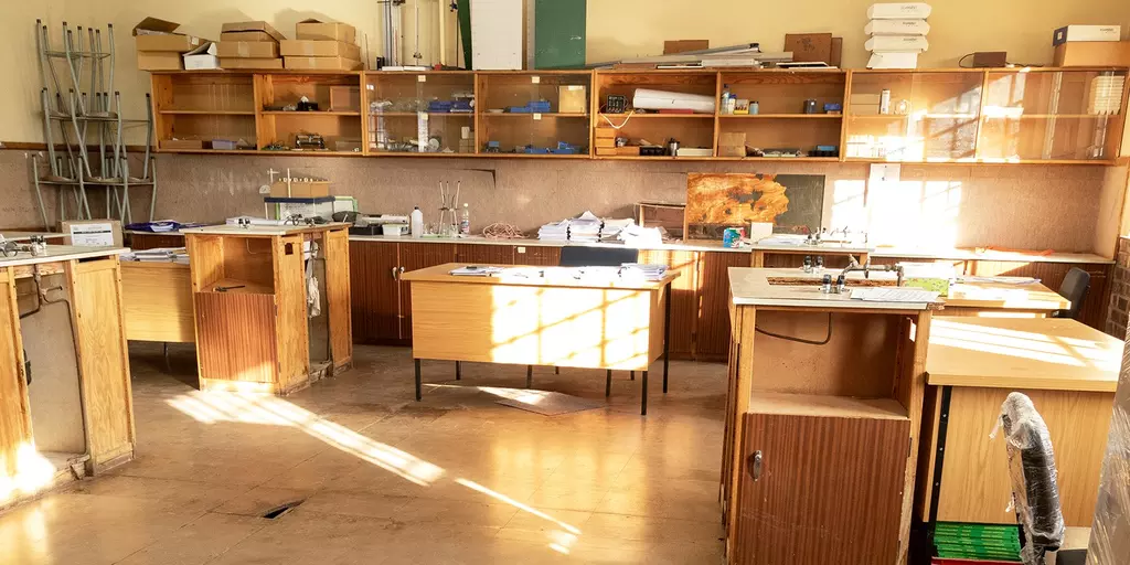 Der Naturwissenschaftsraum der Ekuphumleni-Sekundarschule bedarf einer Modernisierung.