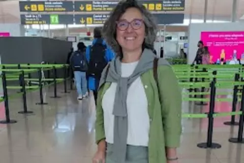 Montse Bibián at the airport before your departure to Zambia