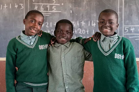 Schüler an der Makululu Combined Secondary School in Sambia