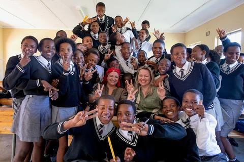 Schüler der Ekuphumleni Secondary School in Südafrika