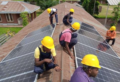 Moderne Berufsausbildung in Afrika_Solartechnik
