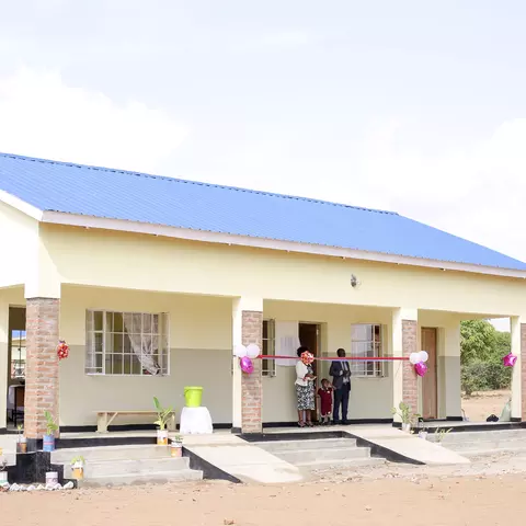 Das Verwaltungsgebäude der neu eröffneten Sekundarschule in Kasantha, Malawi